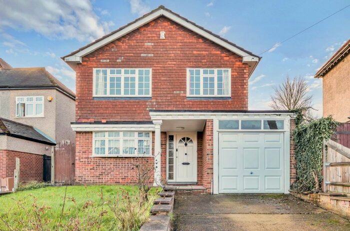 4 Bedroom Detached House To Rent In Chislehurst Road Orpington, BR6