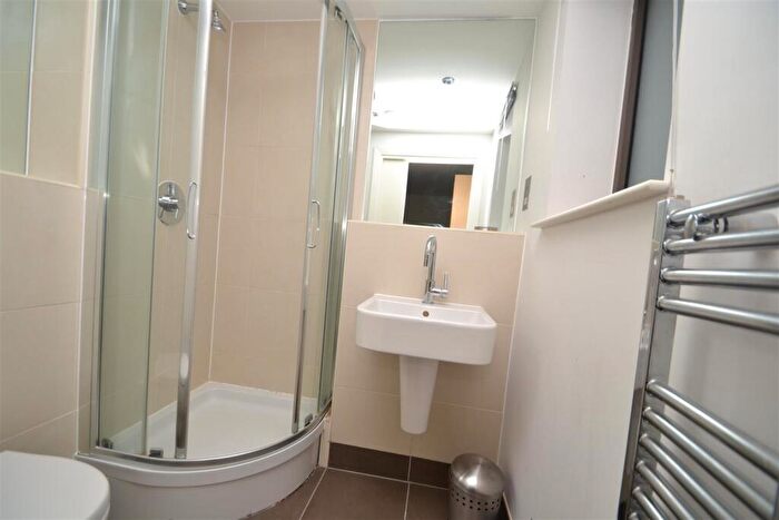 2 Bedroom Apartment To Rent In Basilica, LS1