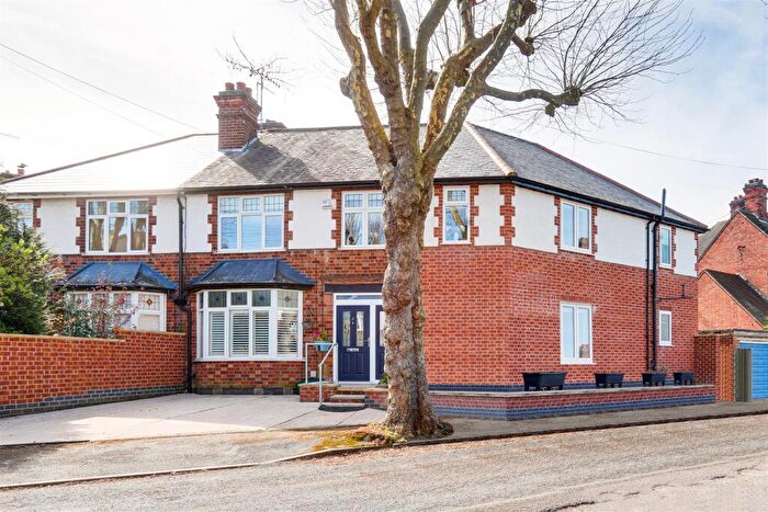 6 Bedroom Semi-Detached House For Sale In Woodland Grove, Woodthorpe, Nottinghamshire, NG5