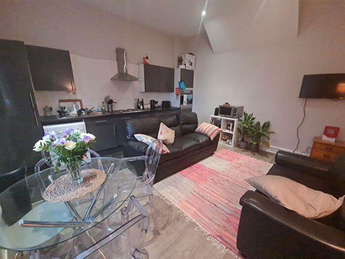 3 Bedroom House To Rent In B Victoria Road, Leeds, LS6