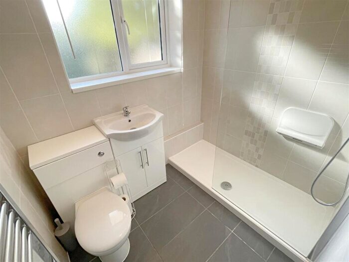 2 Bedroom Bungalow To Rent In Hollyfield, Gresford, Wrexham, Clwyd, LL12