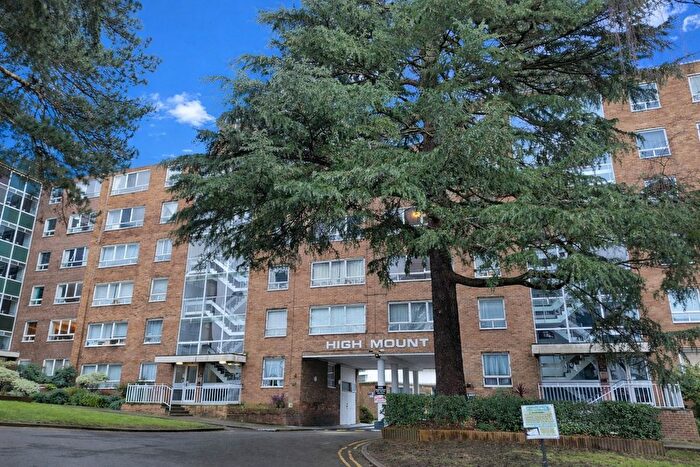 3 Bedroom Flat To Rent In High Mount, Hendon, London, NW4