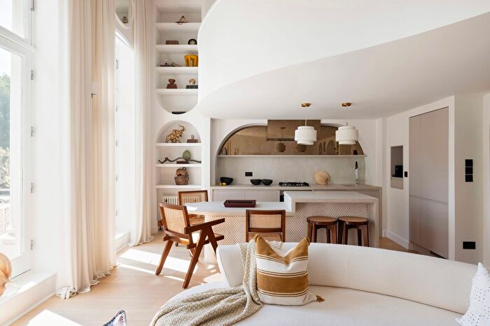 1 Bedroom Flat For Sale In Earl's Court Square, Earl's Court, SW5