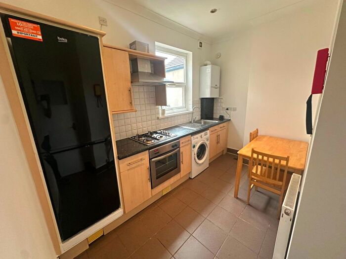 2 Bedroom Flat To Rent In Maybank House, E10