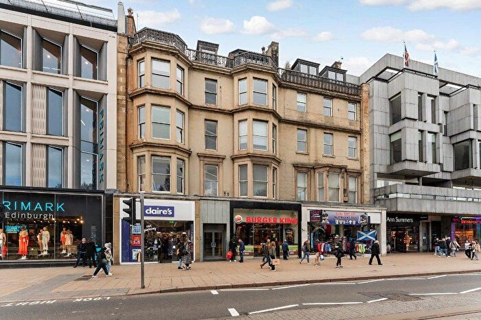 4 Bedroom Flat To Rent In Princes Street, Edinburgh, EH2