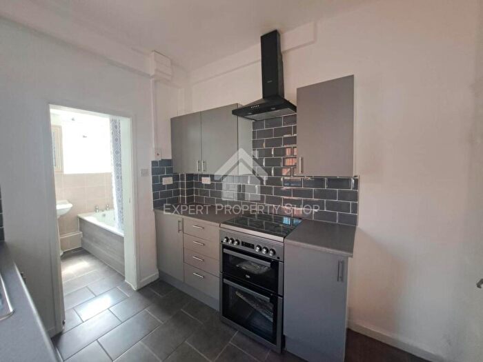 3 Bedroom House To Rent In Bedroom House. Manvers Road. Beighton., S20