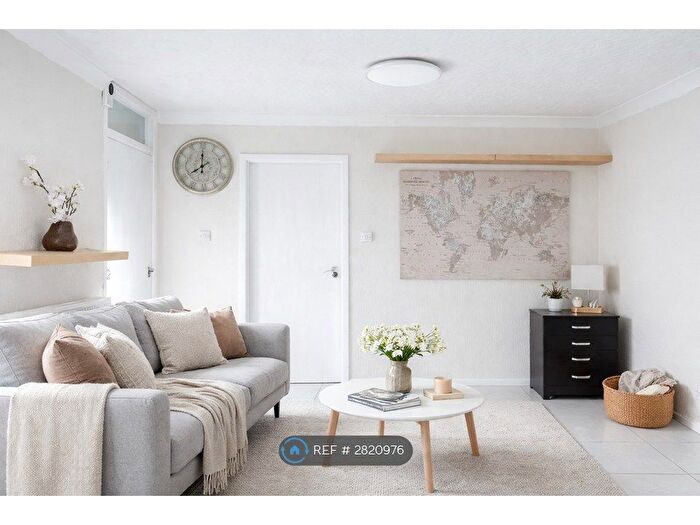 1 Bedroom Flat To Rent In Byron St, Cardiff, CF24