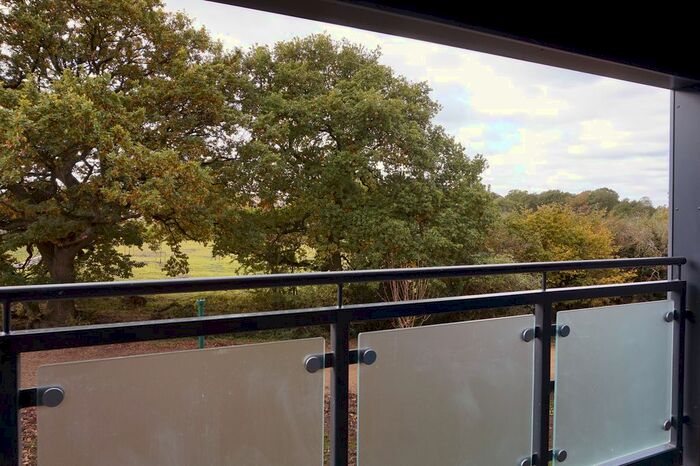 2 Bedroom Flat To Rent In Elm Road, Solihull, B90