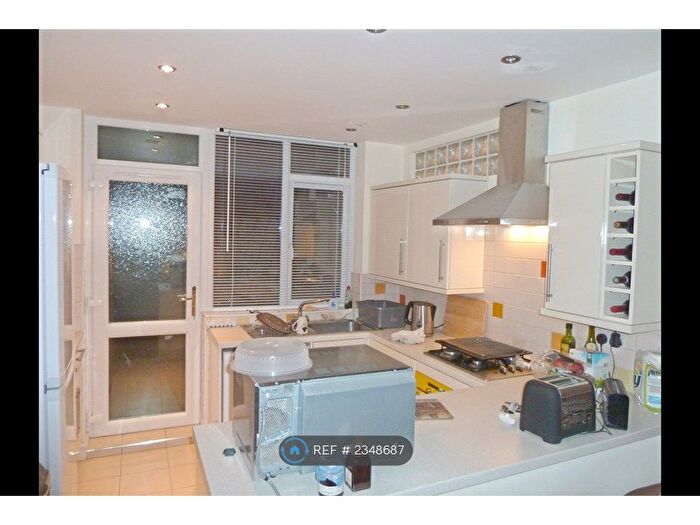 1 Bedroom Flat To Rent In Exeter, Exeter, EX4