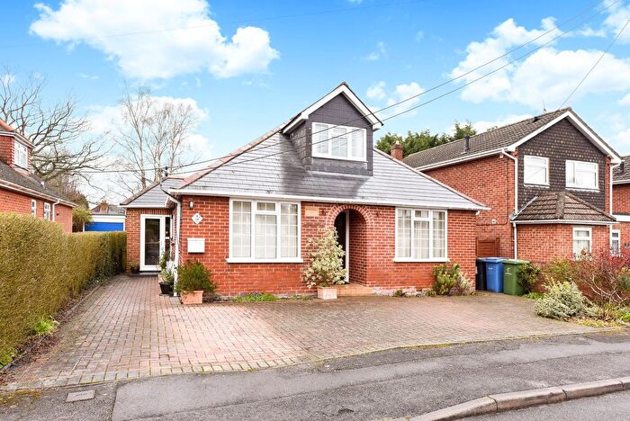 4 Bedroom Detached House For Sale In Coronation Rd, Yateley, GU46
