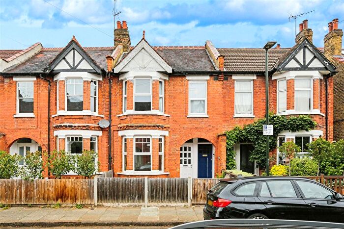 2 Bedroom Flat To Rent In Godstone Road, Twickenham, TW1