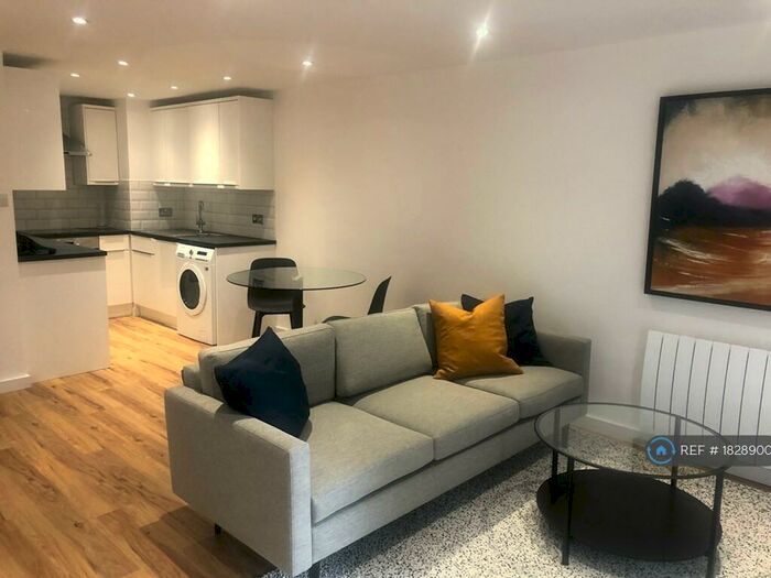 Studio To Rent In George Leybourne House, London, E1