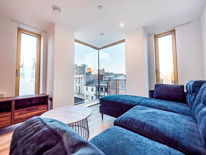 2 Bedroom Apartment To Rent In Flat :: The Quarters, M1