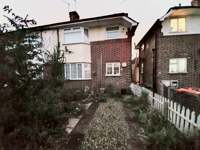 2 Bedroom Maisonette To Rent In Elmcroft Close, Feltham TW14