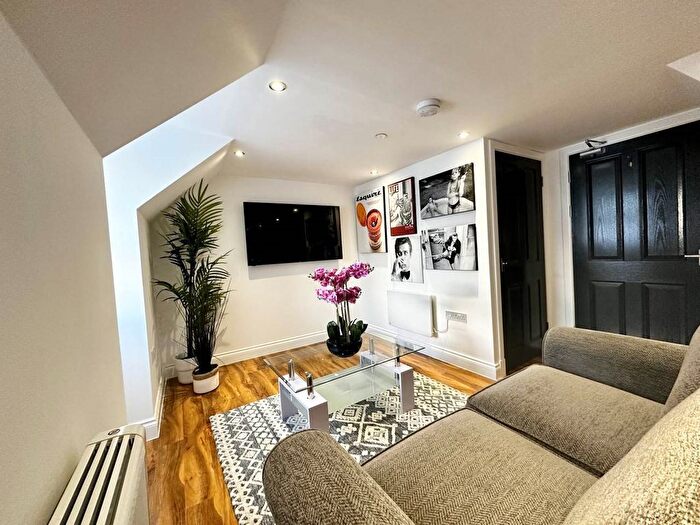 1 Bedroom Flat To Rent In Nethergate, Dundee, DD1