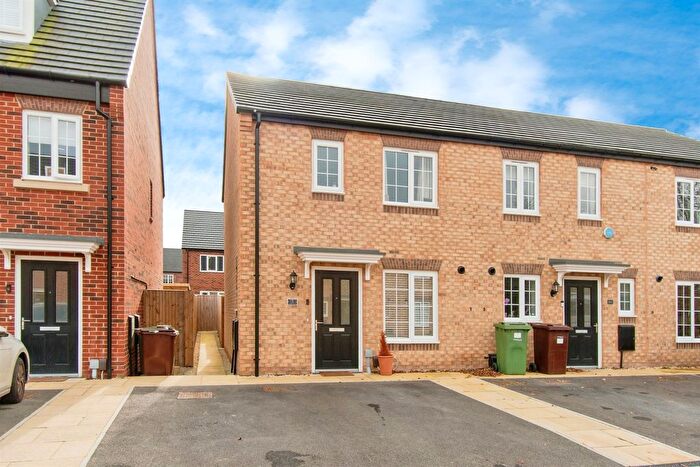 3 Bedroom End Of Terrace House For Sale In Oak Mews, Normanton, WF6