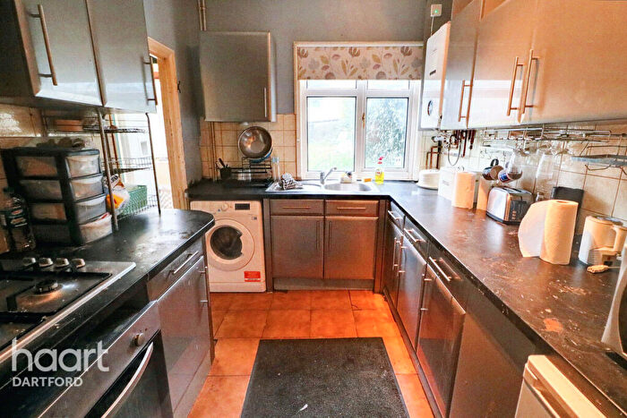 3 Bedroom End Of Terrace House For Sale In Detling Road, Gravesend, DA11