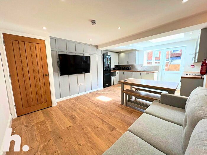 5 Bedroom Terraced House To Rent In Dean Street, Exeter, EX2