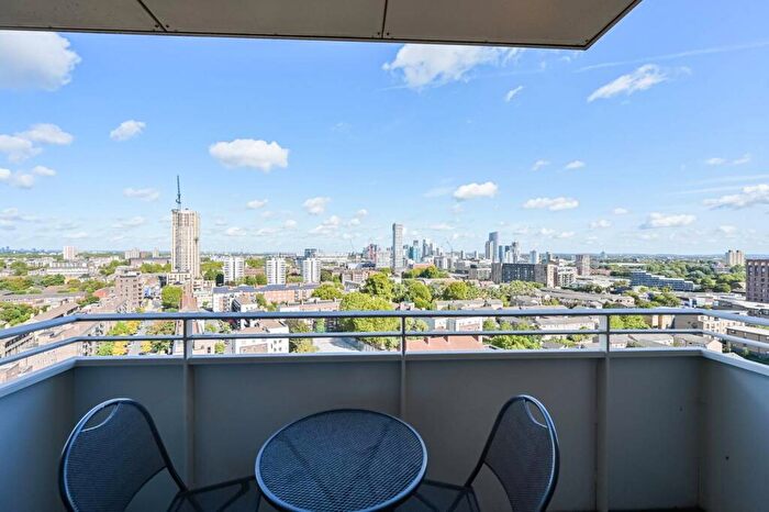 1 Bedroom Flat For Sale In Hannaford Walk, , Bow, London, E3