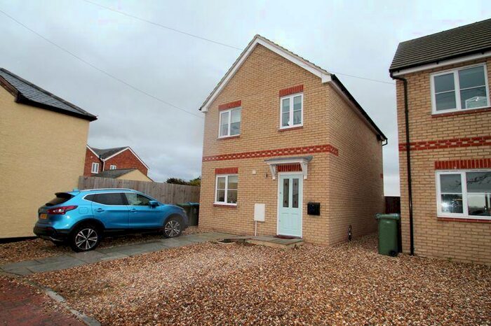 3 Bedroom Detached House To Rent In Threeways, Northall, Buckinghamshire, LU6