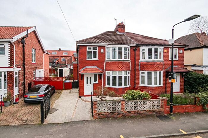 3 Bedroom Semi Detached House To Rent In Claremont Road, Sale, Cheshire, M33
