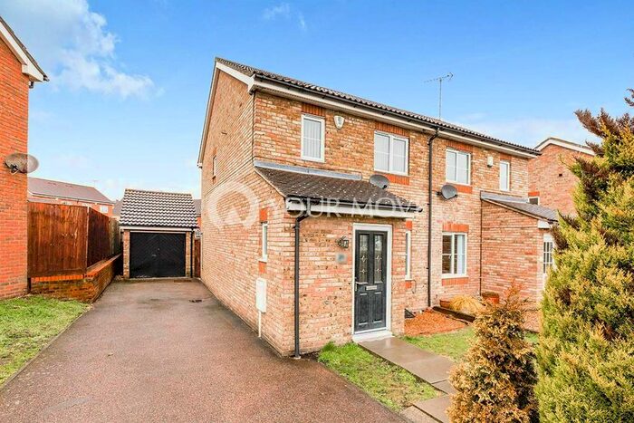 3 Bedroom Semi-Detached House To Rent In Mariners Way, Gravesend, Kent, DA11