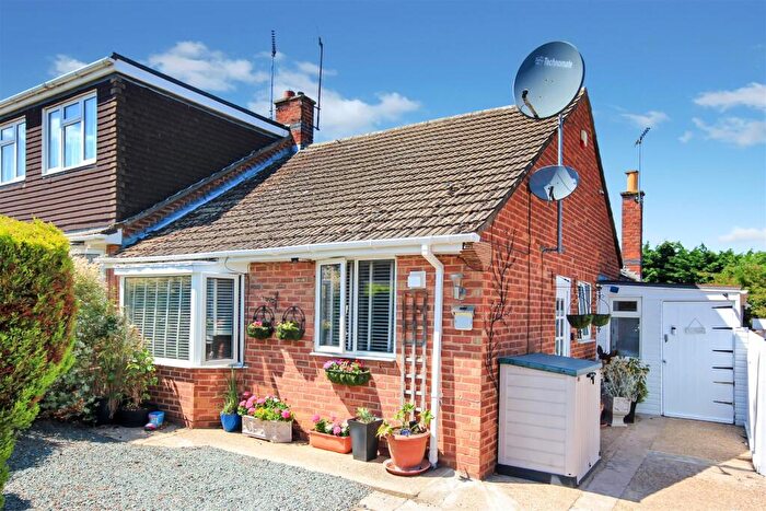 2 Bedroom Semi-Detached Bungalow For Sale In Pendered Road, Wellingborough, NN8