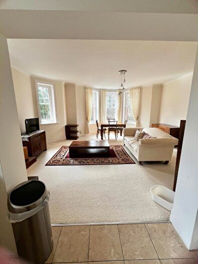 2 Bedroom Apartment To Rent In West Overcliff Drive, Bournemouth, Dorset, BH4