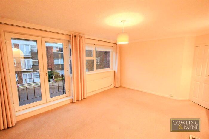 2 Bedroom Apartment To Rent In Ardleigh Court, Shenfield, CM15