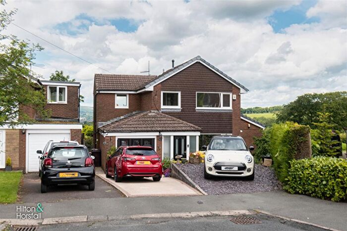 4 Bedroom Detached House For Sale In Stirling Court, Briercliffe, Burnley, BB10