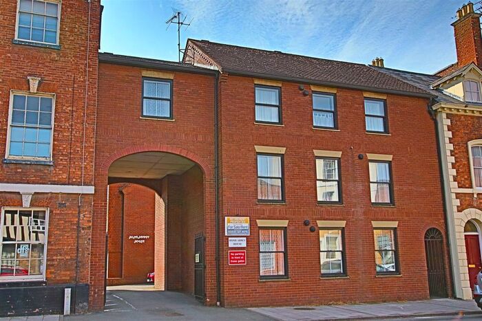 2 Bedroom Detached House To Rent In High Street, Tewkesbury, GL20