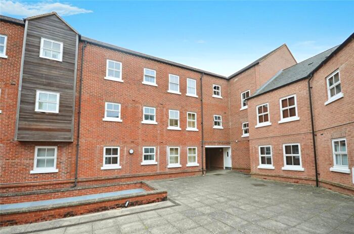 2 Bedroom Apartment For Sale In Pine Street, Aylesbury, Buckinghamshire, HP19