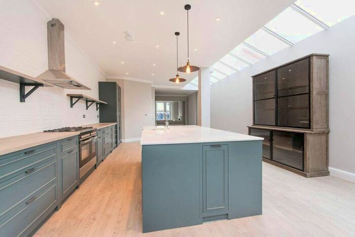 5 Bedroom Terraced House To Rent In Cumberland Road, Acton, W3