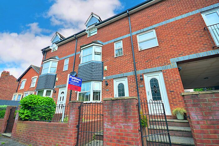 4 Bedroom Property To Rent In Park View, Kettering, NN16