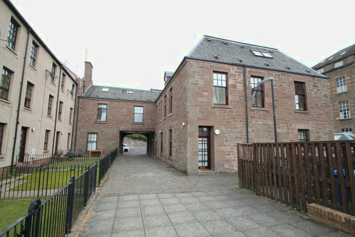 4 Bedroom Flat To Rent In Taylors Lane, Dundee, DD2