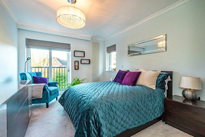 2 Bedroom Duplex To Rent In Station Road, Beaconsfield, HP9