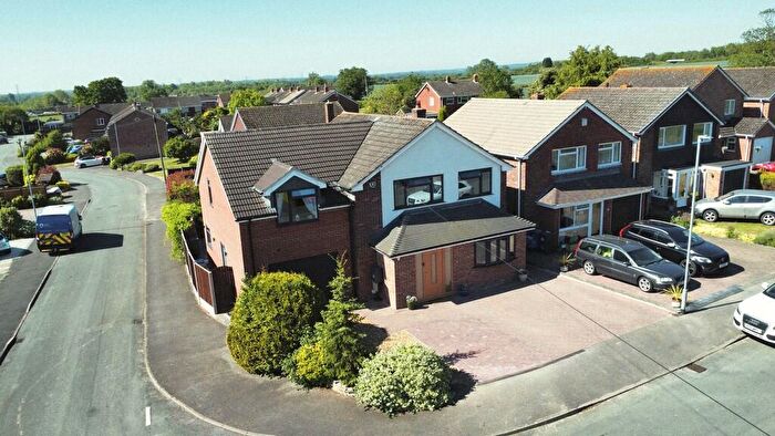 5 Bedroom Detached House For Sale In Lightwood Road, Yoxall, DE13