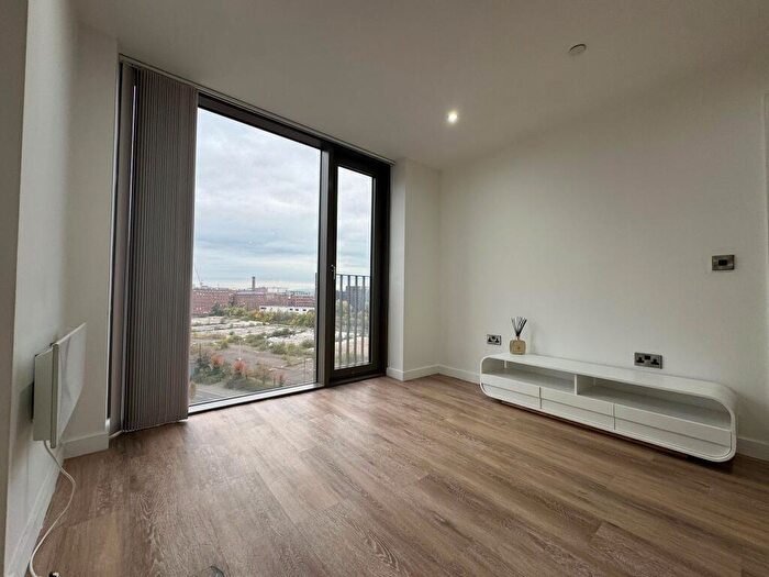 2 Bedroom Apartment To Rent In Oxygen Tower, Store Street, Manchester, M1