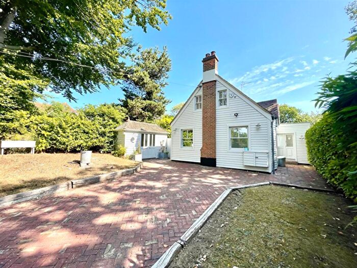 3 Bedroom Detached House To Rent In Vicarage Hill, South Benfleet, SS7