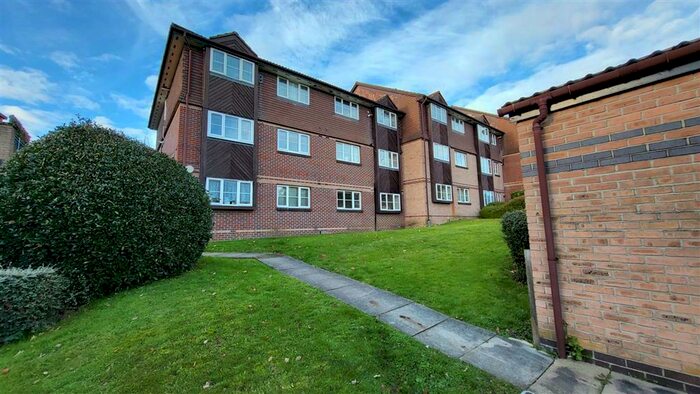 2 Bedroom Apartment To Rent In Waverley Road, Enfield, EN2