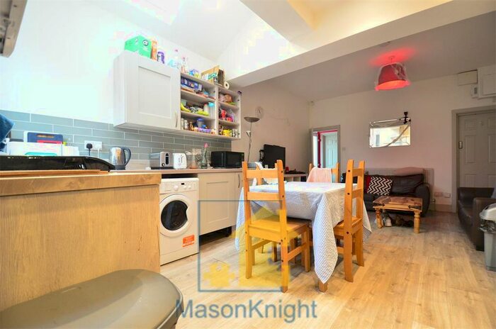 5 Bedroom Terraced House To Rent In Katie Road, Selly Oak, Birmingham, B29