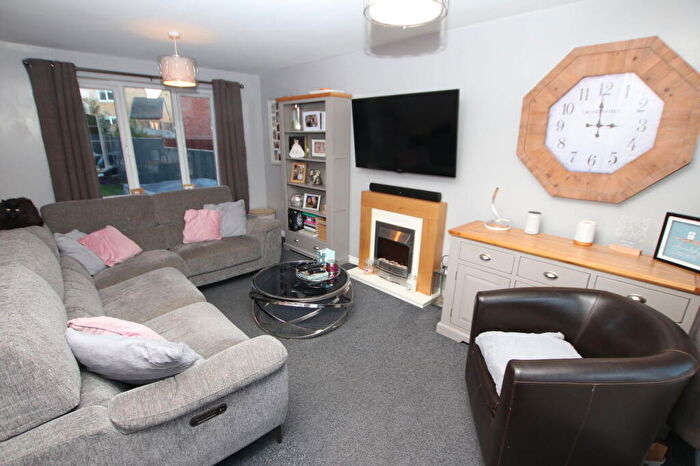 3 Bedroom Semi-Detached House For Sale In Windmill Close, Barnsley, S70