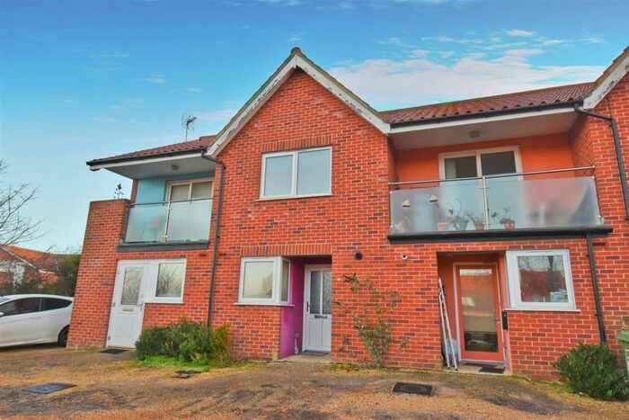 2 Bedroom Terraced House To Rent In Norwich Road, Cromer, NR27