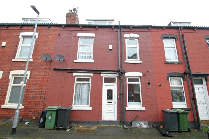 3 Bedroom Terraced House To Rent In Elmfield Place, Leeds, West Yorkshire, LS12