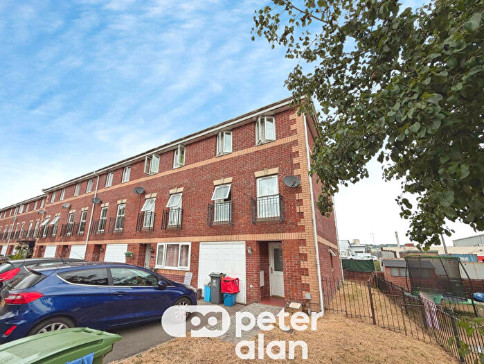 3 Bedroom Town House To Rent In Heol Mynydd Bychan, Heath, CF14
