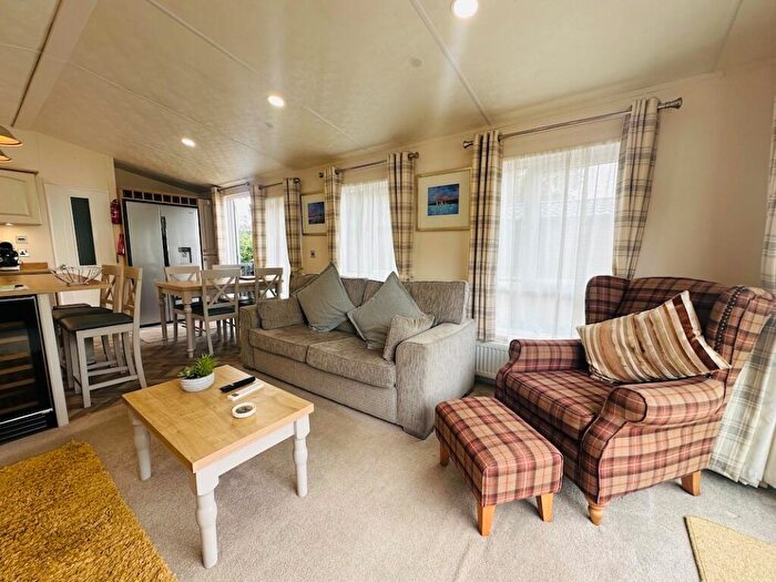 2 Bedroom Caravan For Sale In Perowne Way, Sandown, PO36