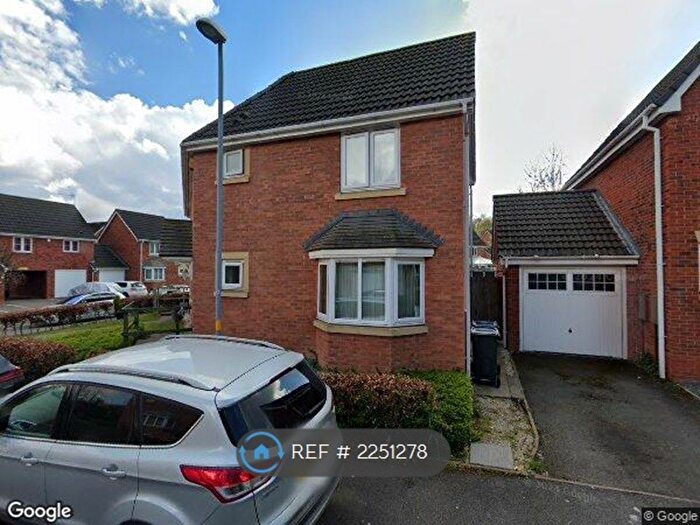 3 Bedroom Semi-Detached House To Rent In Guillimot Grove, Birmingham, B23