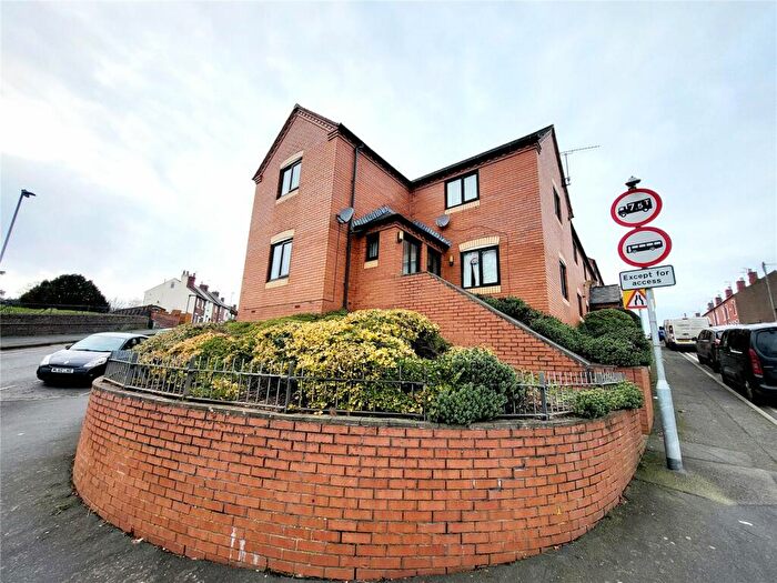2 Bedroom End Of Terrace House To Rent In Park Rise, Kidderminster, Worcestershire, DY11