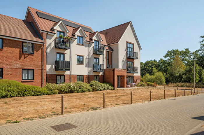 2 Bedroom Apartment For Sale In Glover Crescent, Arborfield Green, Reading, Berkshire, RG2
