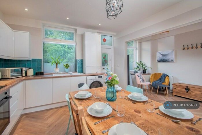 4 Bedroom Terraced House To Rent In Station Parade, Leeds, LS5